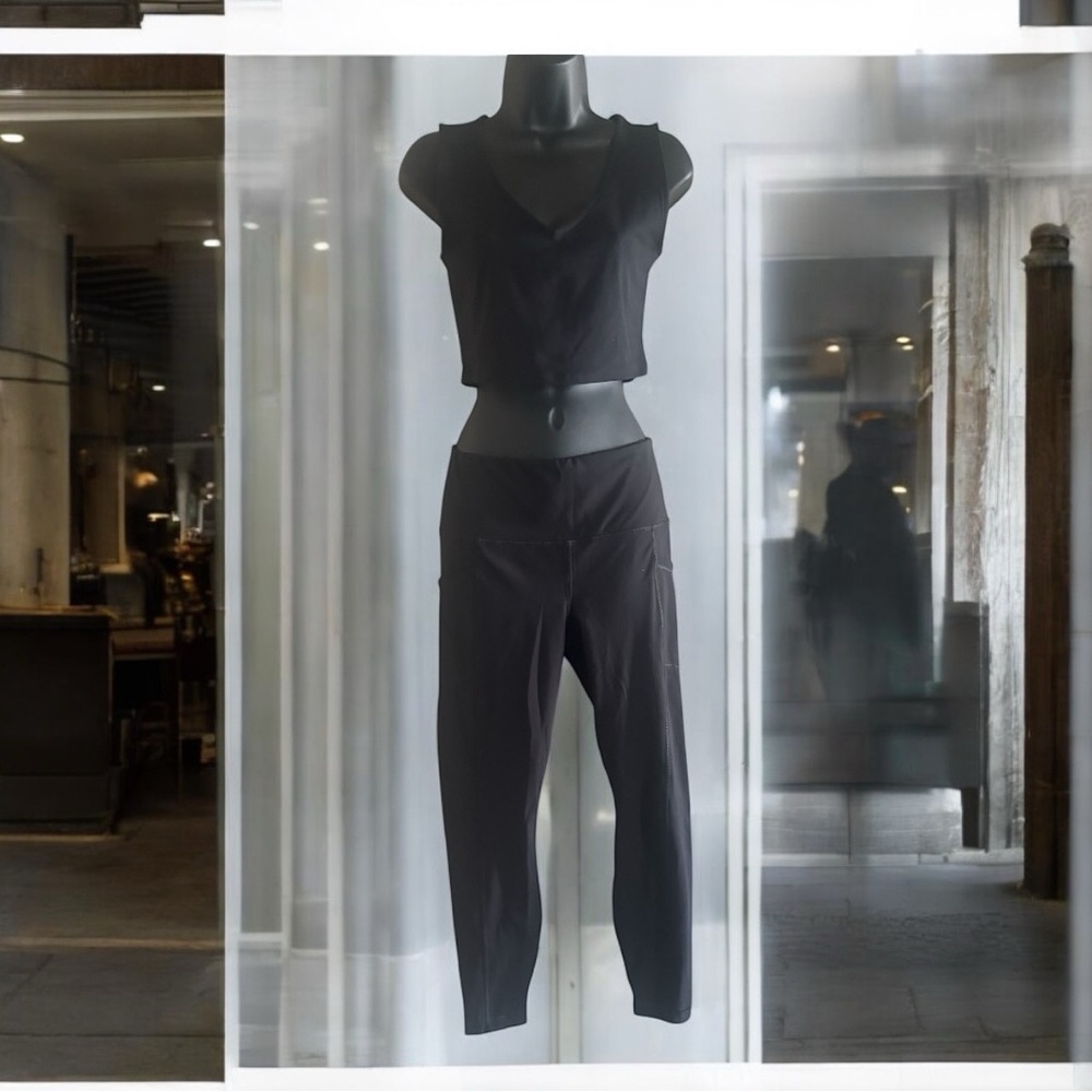 Yogalicious Black Ankle Cropped Pants